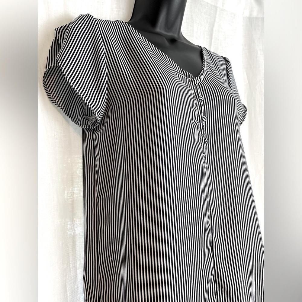 💥3/$30💥  Philosophy | Striped Button Blouse XS